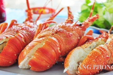 Tôm Hùm hấp món ăn nhiều dinh dưỡng